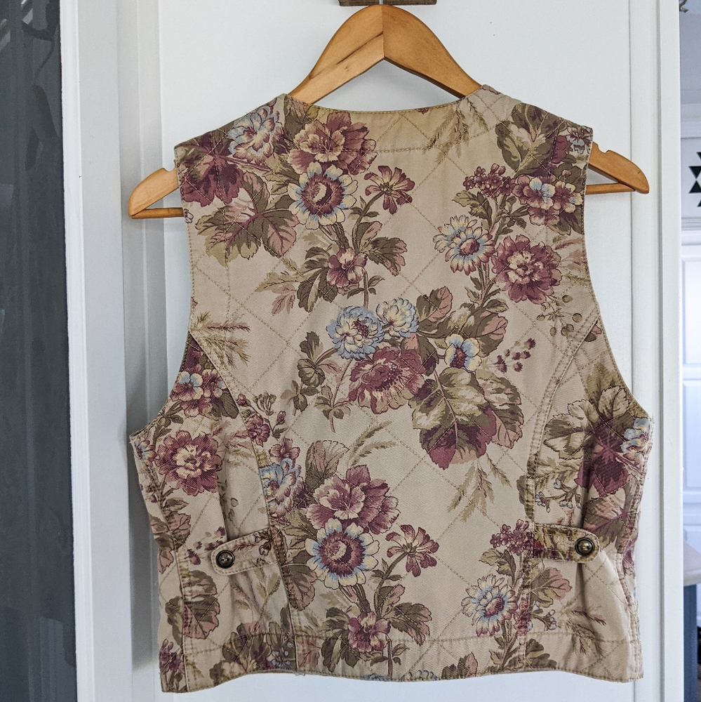 Liz Wear vintage quilted floral vest - Picture 5 of 9